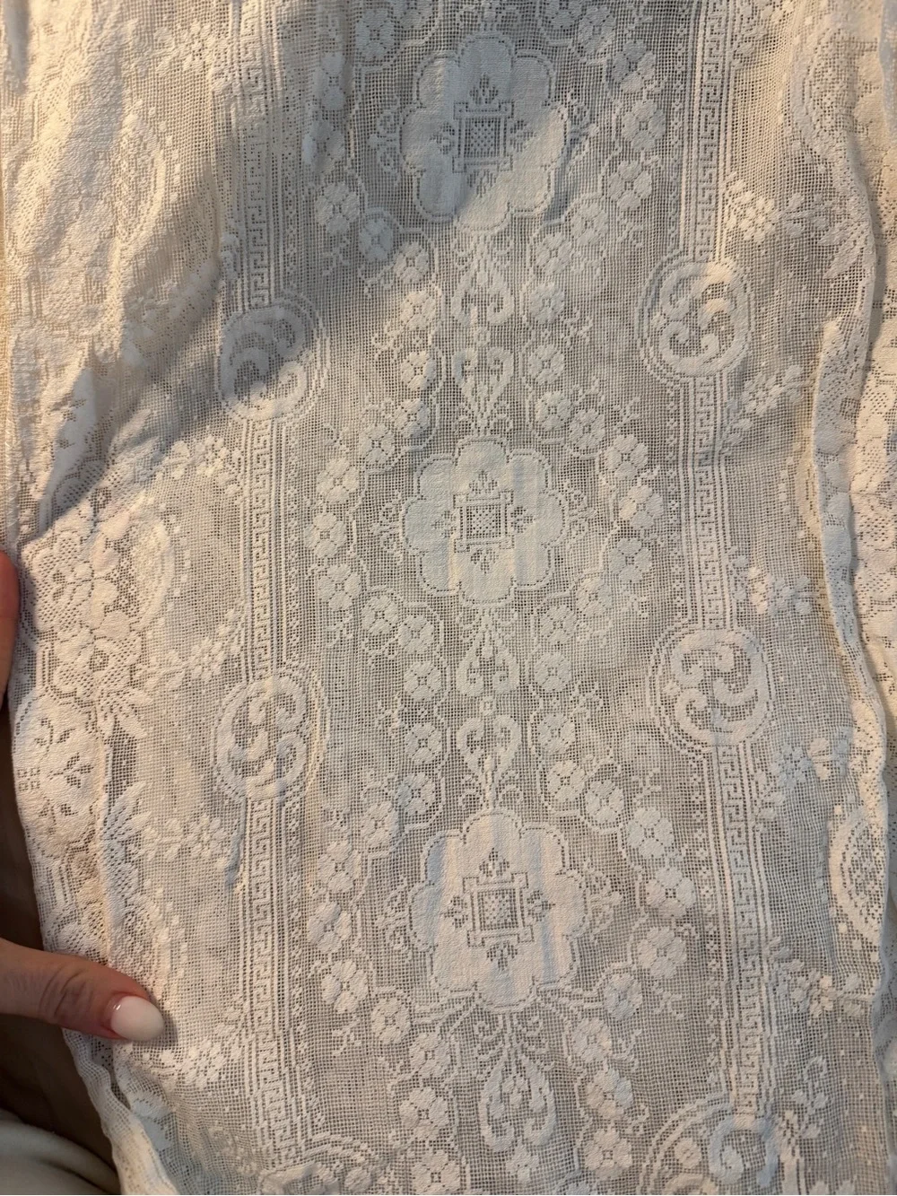 Vintage English Nottingham Lace Table Runner